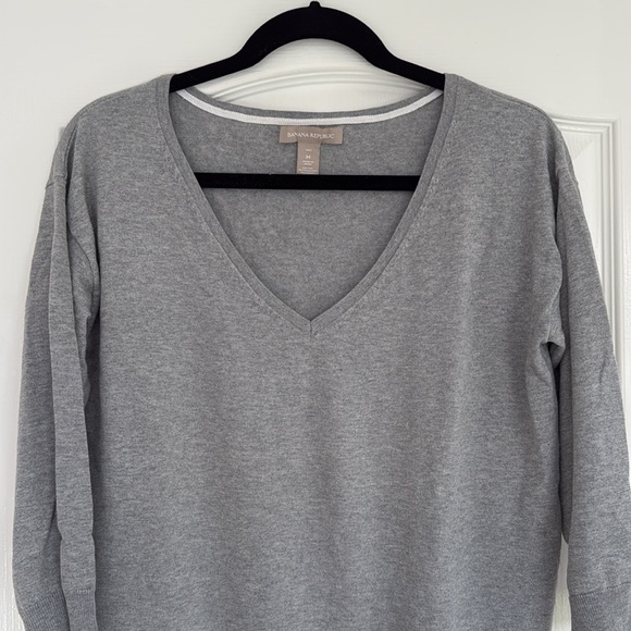 Heather gray 3/4 sleeve v-neck - Picture 2 of 5